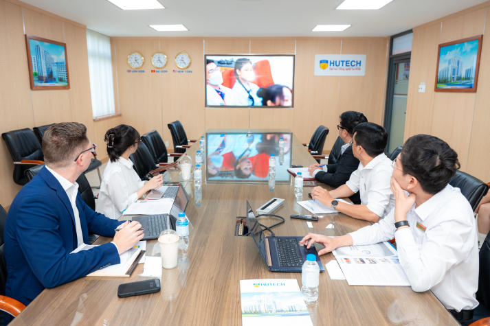 HUTECH làm việc cùng DialogEDU LLC (Hoa Kỳ), mở rộng cơ hội học tập và làm việc quốc tế cho sinh viên ngành Điều dưỡng 62