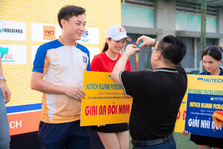 Giải Pickleball giao lưu HUTECH 2026: 189 trận cầu bùng nổ, thắt chặt kết nối cựu sinh viên và doanh nghiệp 282