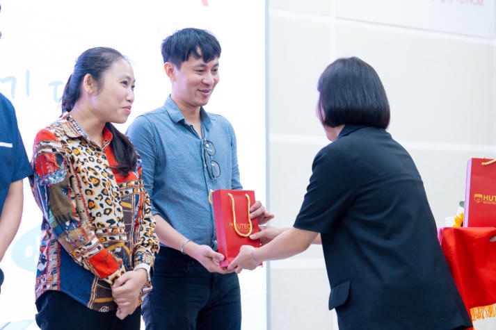 [Video] Students of the Faculty of Korean Studies showcased Korean proficiency at the 3rd "HUTECH Korean Speaking Contest" 57