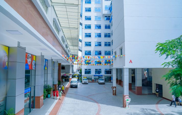 Tân sinh viên Quản trị kinh doanh và Marketing HUTECH được chủ động chọn cơ sở học tập từ khóa 2026 20