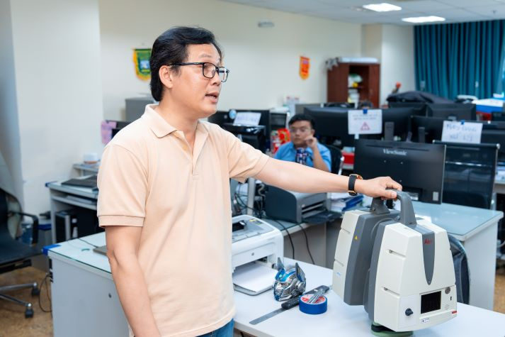[Video] Sinh viên Khoa Xây dựng tiếp cận công nghệ quản lý công trình hiện đại tại Portcoast 109