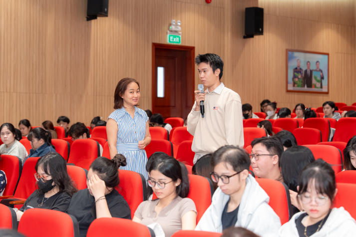 Hiểu khách hàng để làm Marketing: Bài học thực chiến của sinh viên Khoa Truyền thông - Thiết kế 32