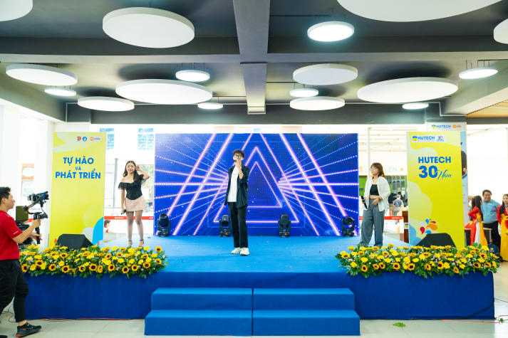 [Video] Hẹn gặp HUTECH-ers tại Ngày hội Truyền thống Sinh viên Thu Duc Campus “NEWBIES SAY HI!” 105