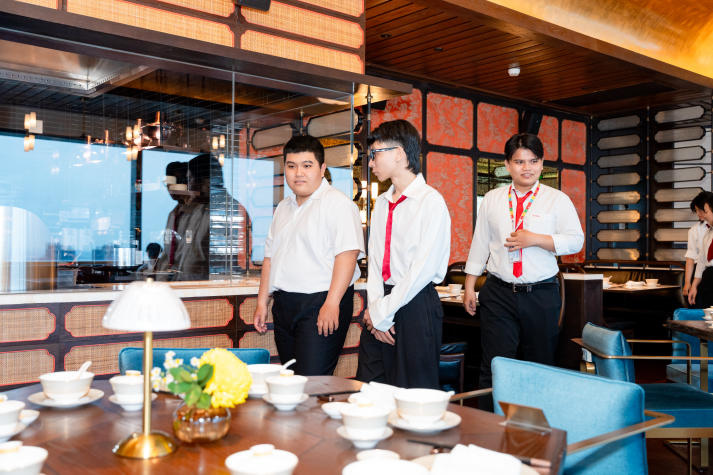 [Ảnh] Sinh viên Quản trị Du lịch - Nhà hàng - Khách sạn khám phá dịch vụ cao cấp tại Hilton Saigon 61