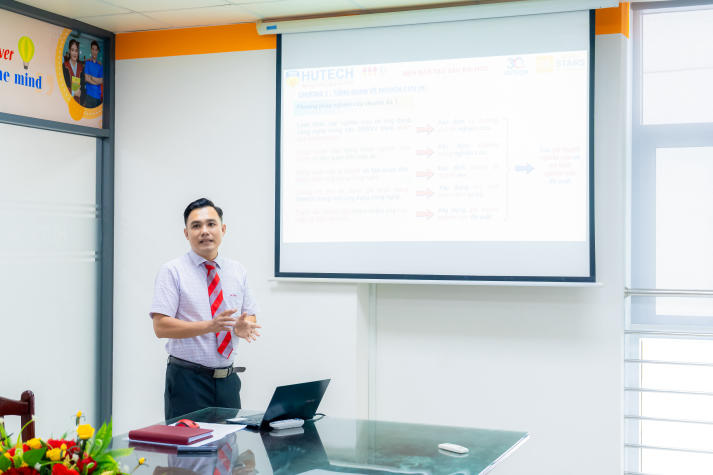 Nghiên cứu sinh ngành Quản trị kinh doanh HUTECH bảo vệ chuyên đề luận án tiến sĩ 55