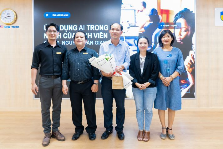 Mở rộng tư duy nghiên cứu bằng AI: Sinh viên Khoa Kiến trúc - Mỹ thuật học cách biến ý tưởng thành đề tài khoa học 15