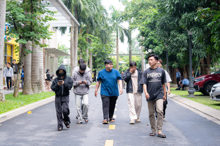 [Video] Ngày đầu năm học 2025-2026 tại HUTECH: Hào hứng, rộn ràng và đầy kỳ vọng 30