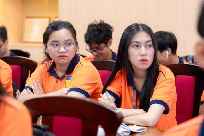 Vượt qua lo âu, quản lý cảm xúc cùng HUTECH Beside You số 02 vào ngày 27/11 tới 36