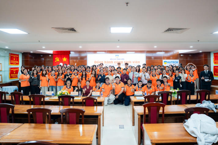 Ngoại ngữ, kỹ năng mềm và bản lĩnh nghề nghiệp: Hành trang sinh viên HUTECH cần có thời hội nhập 62