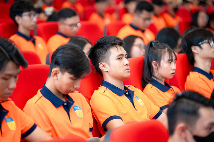 Hành trang quan trọng để tân sinh viên HUTECH tự tin bước vào giảng đường đại học sẽ có tại buổi Sinh hoạt đầu khoá sắp tới 59