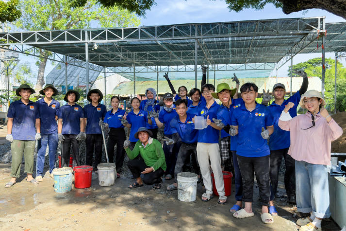 Sau 10 ngày ra quân, chiến sĩ HUTECH phủ xanh các mặt trận bằng những phần việc thiết thực 55