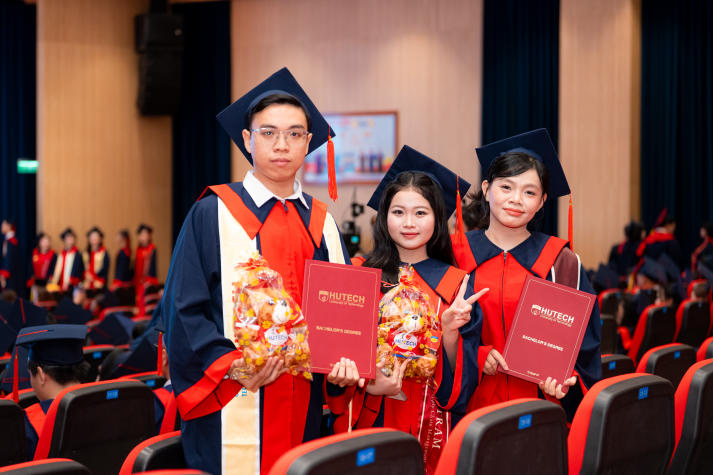 549 tân khoa HUTECH khép lại giảng đường bằng những câu chuyện rất riêng 77