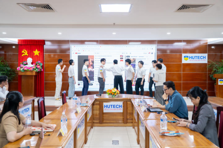 Một buổi sinh hoạt, nhiều bước chuẩn bị cho hành trình nghề nghiệp của sinh viên VJIT 75