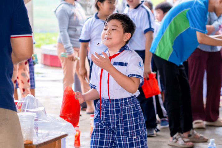 Chi bộ 17 mang mùa trăng ấm áp đến gần 270 học sinh Trường Tiểu học Mỹ An 35