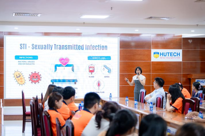 HUTECH-ers trang bị kiến thức sức khoẻ, vững bước tương lai 43