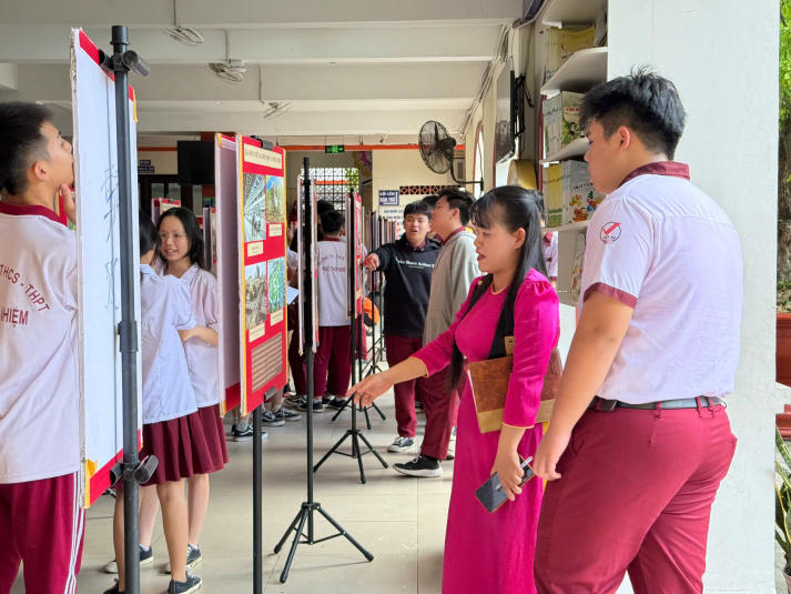 Kết thúc Triển lãm “Sử Việt - Nét hùng ca vàng son”: Dấu mốc trưởng thành của sinh viên ngành Quan hệ công chúng 42