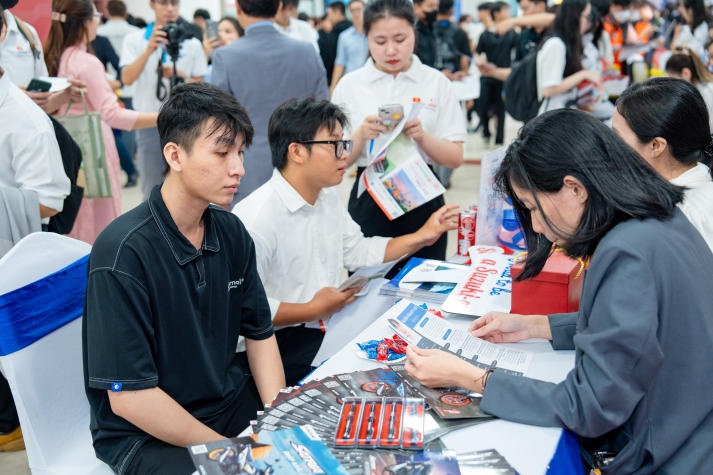 [Video] Sinh viên HUTECH săn hơn 1.500 đầu việc hấp dẫn tại Japan Job Fair 2024 63