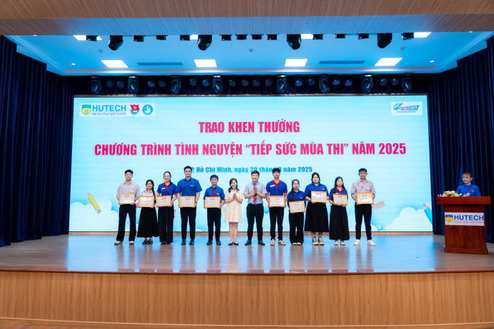 Đoàn - Hội HUTECH tổng kết hành trình cống hiến, phát huy tinh thần xung kích trong mùa hè 2025 194
