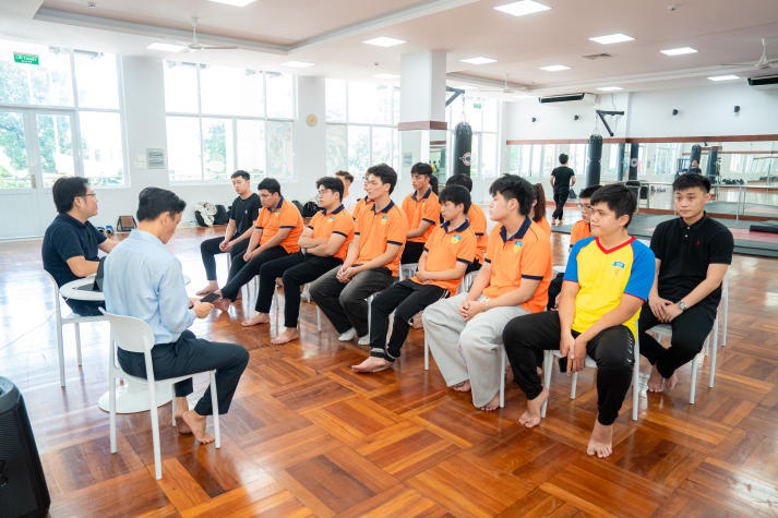Sinh viên Quản lý thể dục thể thao khám phá truyền thông thể thao thời đại số 33