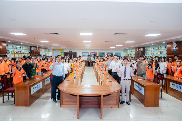 Chuyên gia đồng hành cùng HUTECH-ers khám phá bí quyết vượt lo âu 99