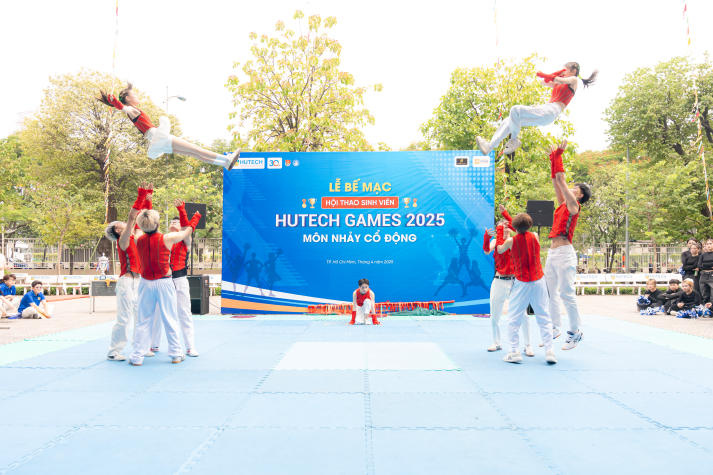 [HUTECH GAMES 2025] Quán quân môn Nhảy cổ động gọi tên Viện Công nghệ Việt - Nhật (VJIT) 143
