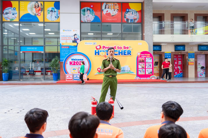 [Video] HUTECH tổ chức diễn tập PCCC & CNCH: Nâng cao năng lực ứng phó, bảo đảm an toàn học đường 16