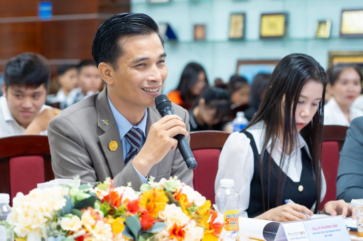 “Sếp lớn” đến tận trường truyền bí kíp nghề nghiệp: đặc quyền của sinh viên HUTECH 124