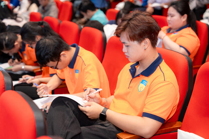 Sinh viên HUTECH viết nên câu chuyện trưởng thành tại “Chắp Cánh - Hành trình bản lĩnh” 104