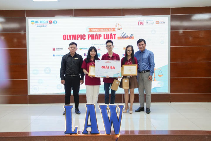 Sinh viên Khoa Luật HUTECH xuất sắc đạt ngôi vị Quán quân cuộc thi Olympic Pháp luật lần thứ 8 166