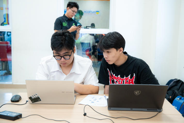 Sinh viên Công nghệ thông tin “thực chiến” xử lý sự cố mạng Cisco 57