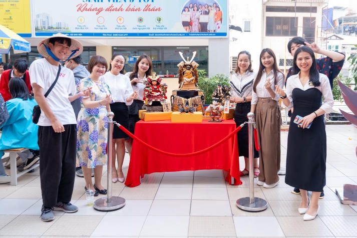 [Video] Sinh viên HUTECH hào hứng trải nghiệm Ngày hội giao lưu văn hóa Việt - Nhật 2024 203