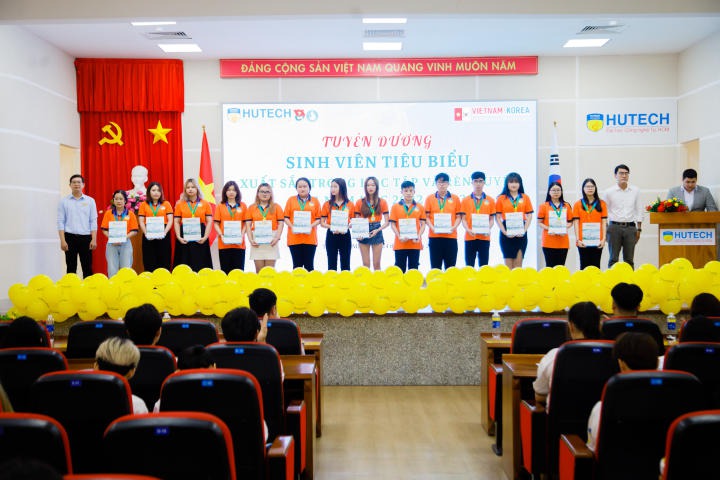 Viện Công nghệ Việt - Hàn tuyên dương 227 sinh viên xuất sắc và phát động cuộc thi tìm hiểu văn hóa Hàn Quốc 55