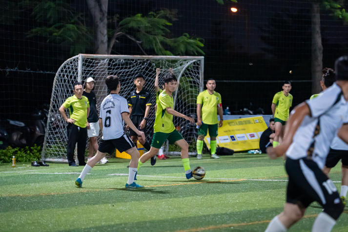 Lộ diện 08 đội mạnh nhất bước vào Tứ kết HUTECH Alumni Football 2025 25