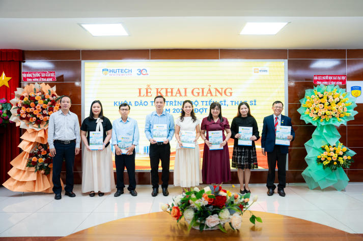 [Video] HUTECH chào đón thế hệ học viên cao học, nghiên cứu sinh đợt 2, năm 2025: Vững bước trên con đường tri thức và sáng tạo 47