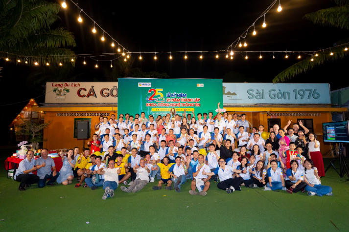 Dấu ấn 25 năm thành lập Khoa Công nghệ thông tin: Kết nối truyền thống - Kiến tạo tương lai 194