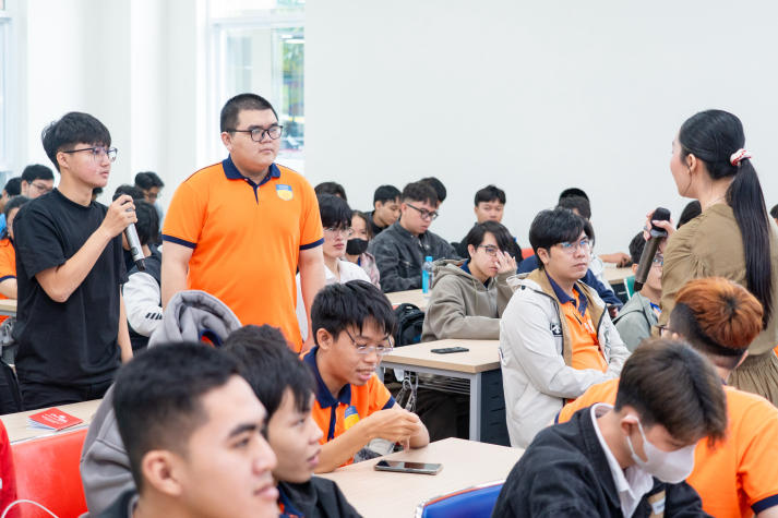 Khám phá cách học tiếng Anh hiệu quả bằng AI cùng sinh viên Khoa Công nghệ thông tin 101