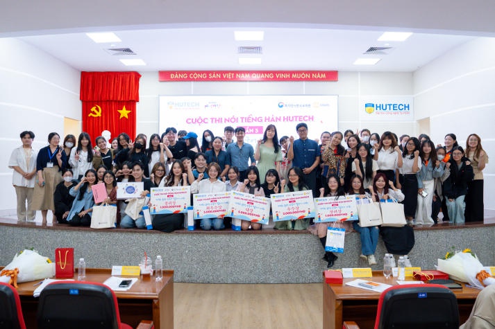 [Video] Students of the Faculty of Korean Studies showcased Korean proficiency at the 3rd "HUTECH Korean Speaking Contest" 14