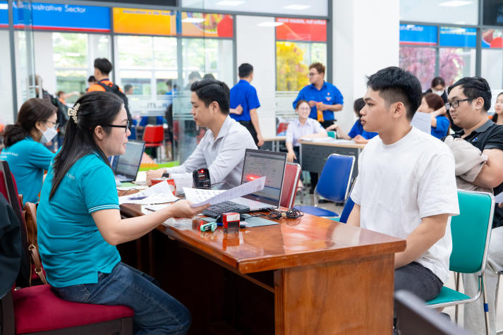 Tuổi trẻ HUTECH lan tỏa yêu thương qua Ngày hội Hiến máu tình nguyện trong Tháng thanh niên 2026 42