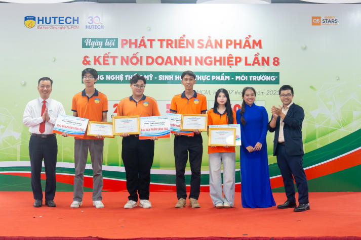 [Video] Sinh viên Viện Khoa học Ứng dụng trình làng dự án, săn việc tại Ngày hội kết nối doanh nghiệp 2025 133