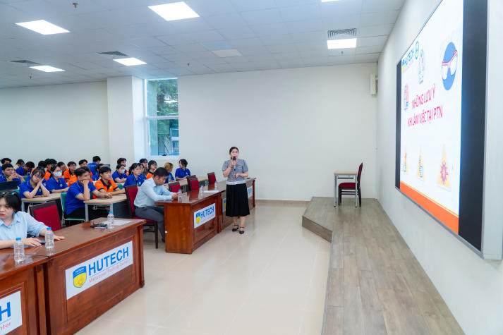 Khoa Thú y trang bị quy trình an toàn phòng thí nghiệm cho sinh viên 25