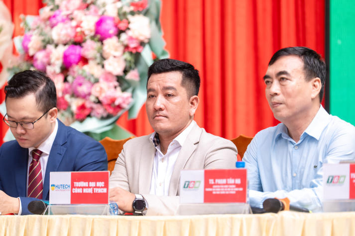 [Video] HUTECH đồng hành khởi động chương trình hướng nghiệp tại 450 trường, cơ sở giáo dục 53