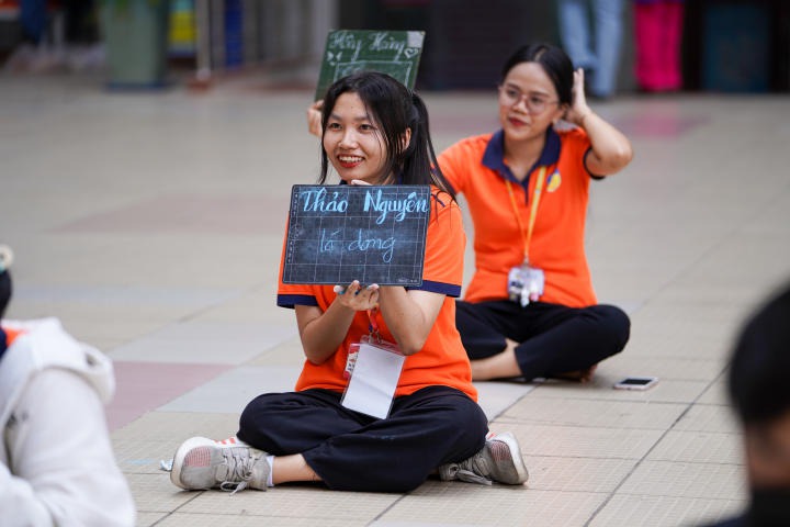 Khởi động chiến dịch Xuân tình nguyện, sinh viên Khoa Dược rộn ràng tại phiên chợ xuân và cuộc thi rung chuông vàng 36