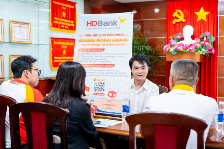 [Video] Thực tập viên tiềm năng HDBank 2025: Nắm bắt cơ hội - Kiến tạo tương lai 36