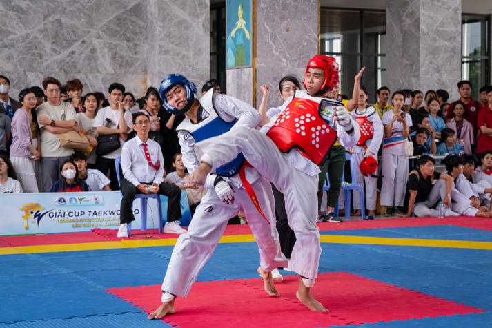 Đoàn vận động viên CLB Taekwondo HUTECH gặt “mưa” huy chương tại Giải đấu “Cup Taekwondo Trường Đại học Văn Hiến mở rộng lần thứ 8” 45