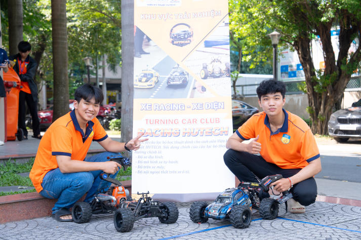 [Video] Hẹn gặp HUTECH-ers tại Ngày hội Truyền thống Sinh viên Thu Duc Campus “NEWBIES SAY HI!” 98