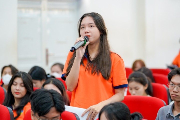 [Video] Sinh viên Khoa Truyền thông & Thiết kế HUTECH tìm hiểu kỹ thuật và chỉ đạo diễn xuất trong phim cùng đạo diễn Kathy Uyên 57