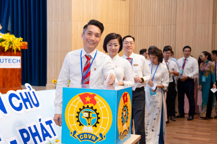 Đại hội Công đoàn HUTECH khóa XI, nhiệm kỳ 2025-2030: Khát vọng đổi mới, hướng đến tổ chức vững mạnh 265