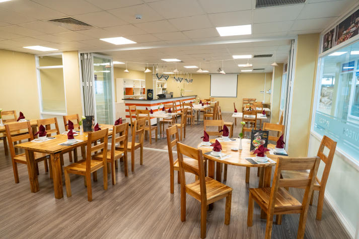 Nhà hàng SEN: Dấu ấn đồ án tốt nghiệp giàu bản sắc Á của sinh viên HUTECH 22