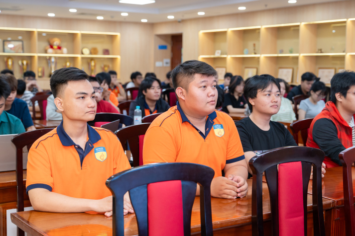 Doanh nhân Ngô Hoài Đức truyền cảm hứng quản trị và phát triển nghề nghiệp cho sinh viên HUTECH 43
