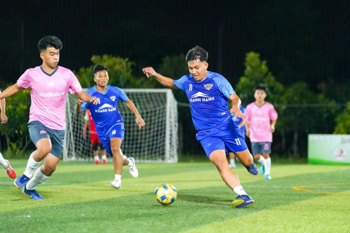 [HUTECH Football Cup 2023] Sôi động lễ khai mạc và các lượt trận Vòng bảng đầu tiên 90